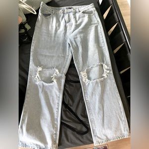 PrettyLittleThing Plus-size Ripped Knee Straight Leg Jeans